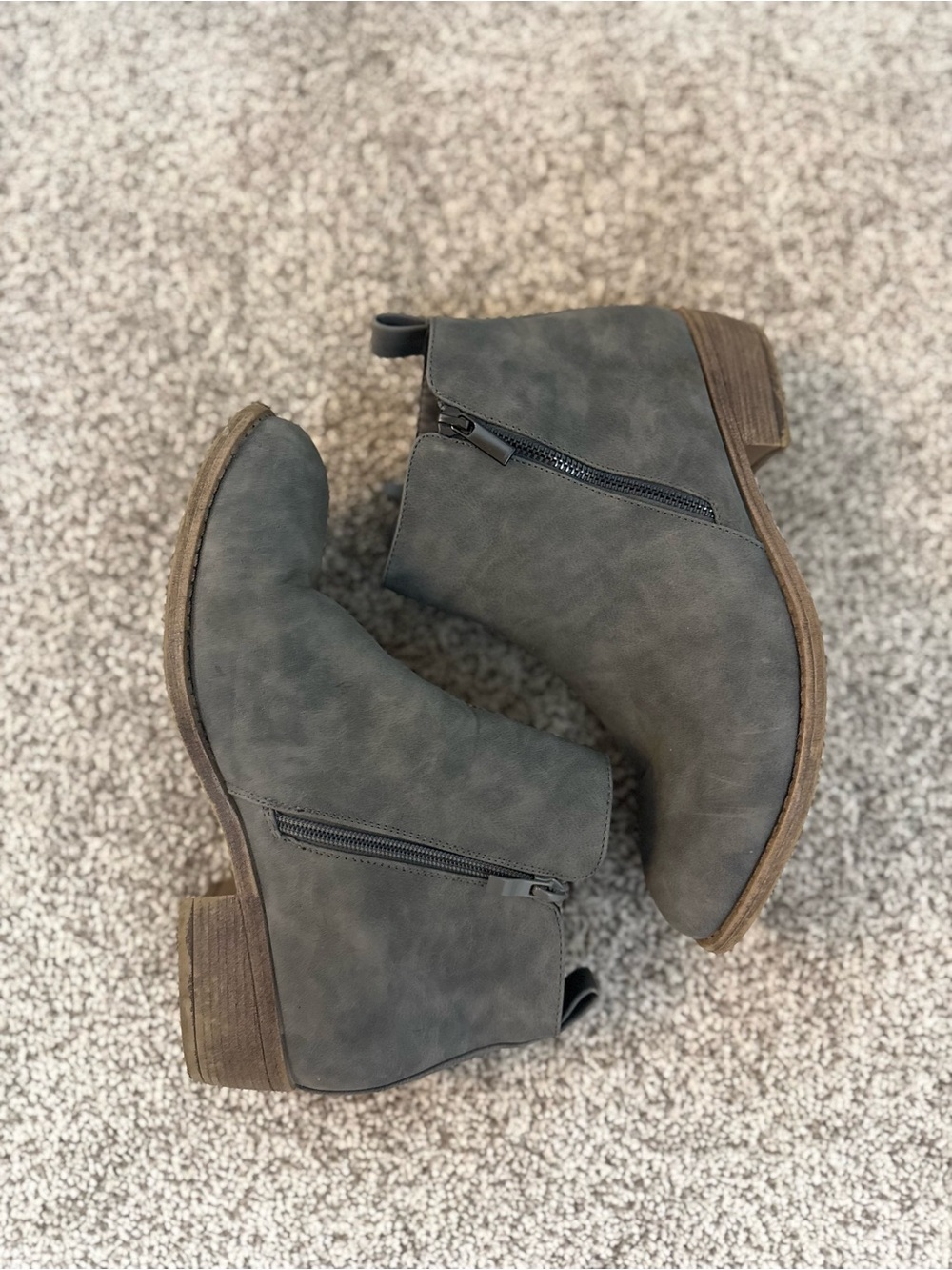 Jeossy Milan Gray Ankle Booties Side Zip Low Heel Women’s 9.5